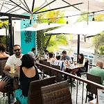 Explorer Bar - Classic Room