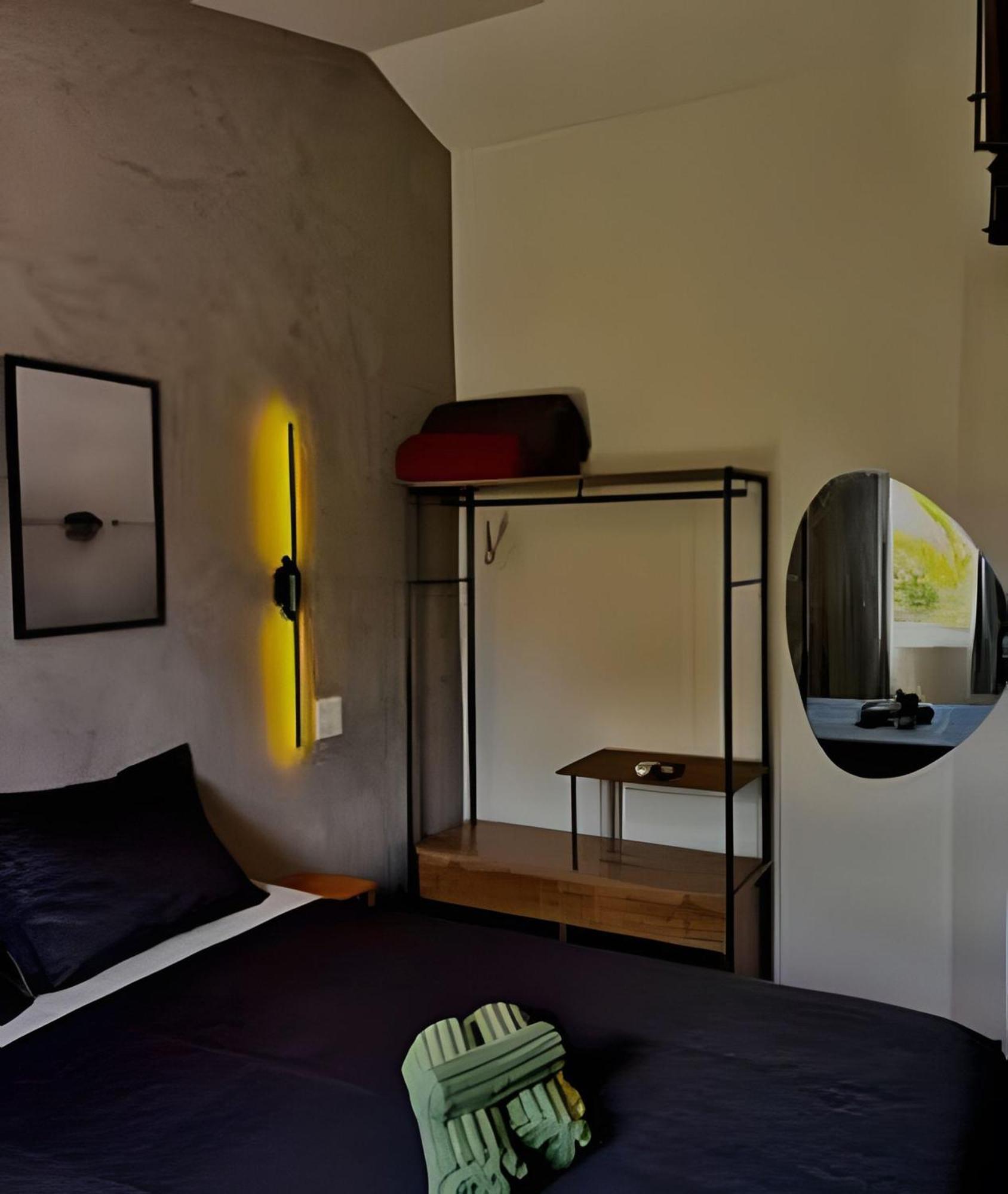 Apartment Explorer Bar - Classic *